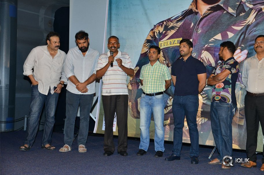 Army-People-Watching-Naa-Peru-Surya-Naa-illu-India-Movie-Photos